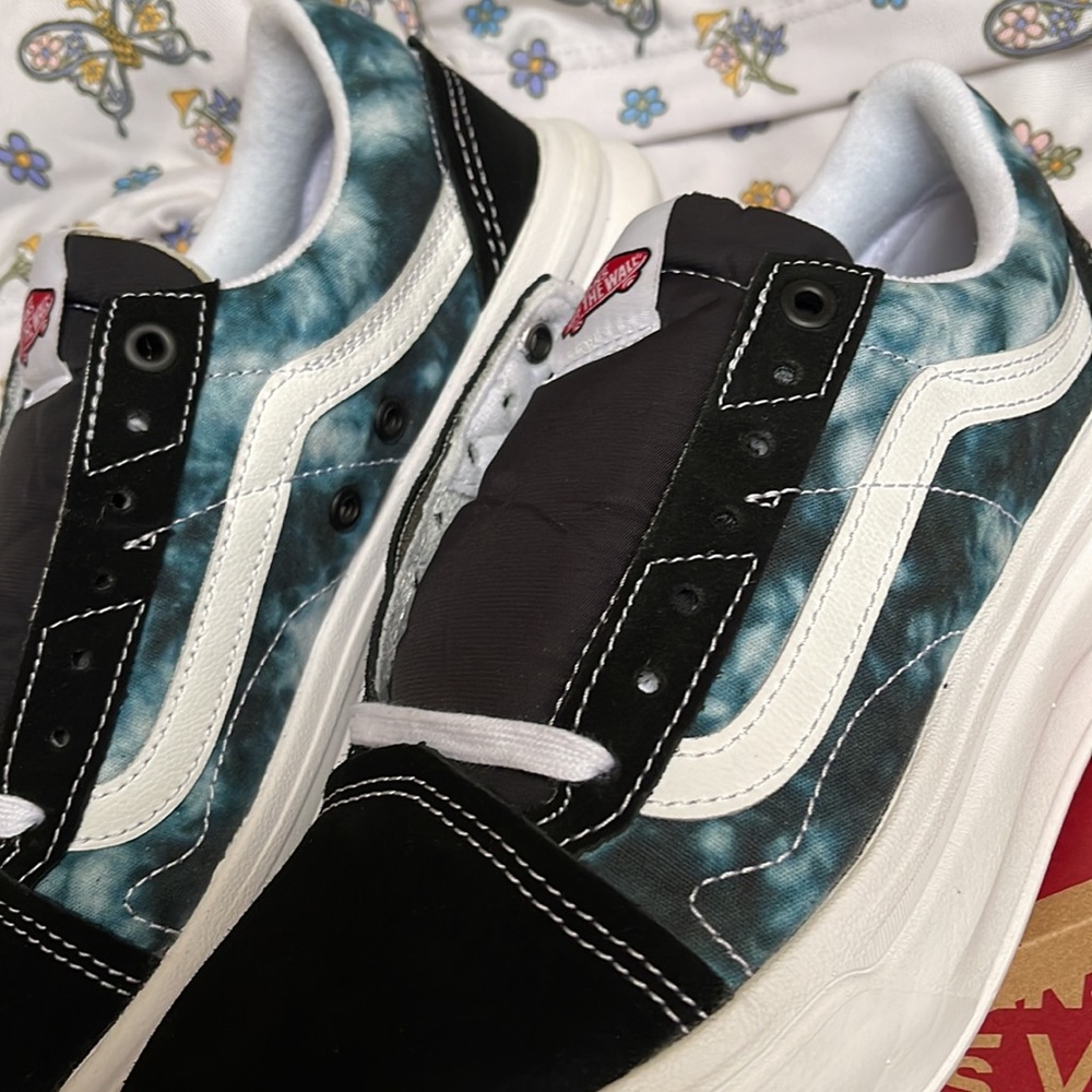 Vans Men’s Old Skool Over
Tie-Dye Black/Multi
VN0A7Q5EBMV Platforms - Picture 9 of 16